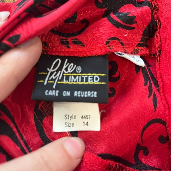 Vintage 80s Pyke Limited Red & Black Damask Flourish Print Blouse Sz.14 - Picture 5 of 9
